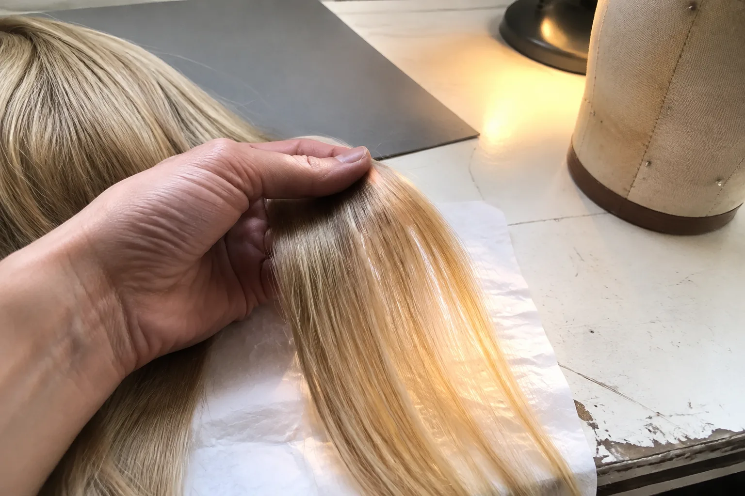Hand-painted balayage wig tone check in mixed light